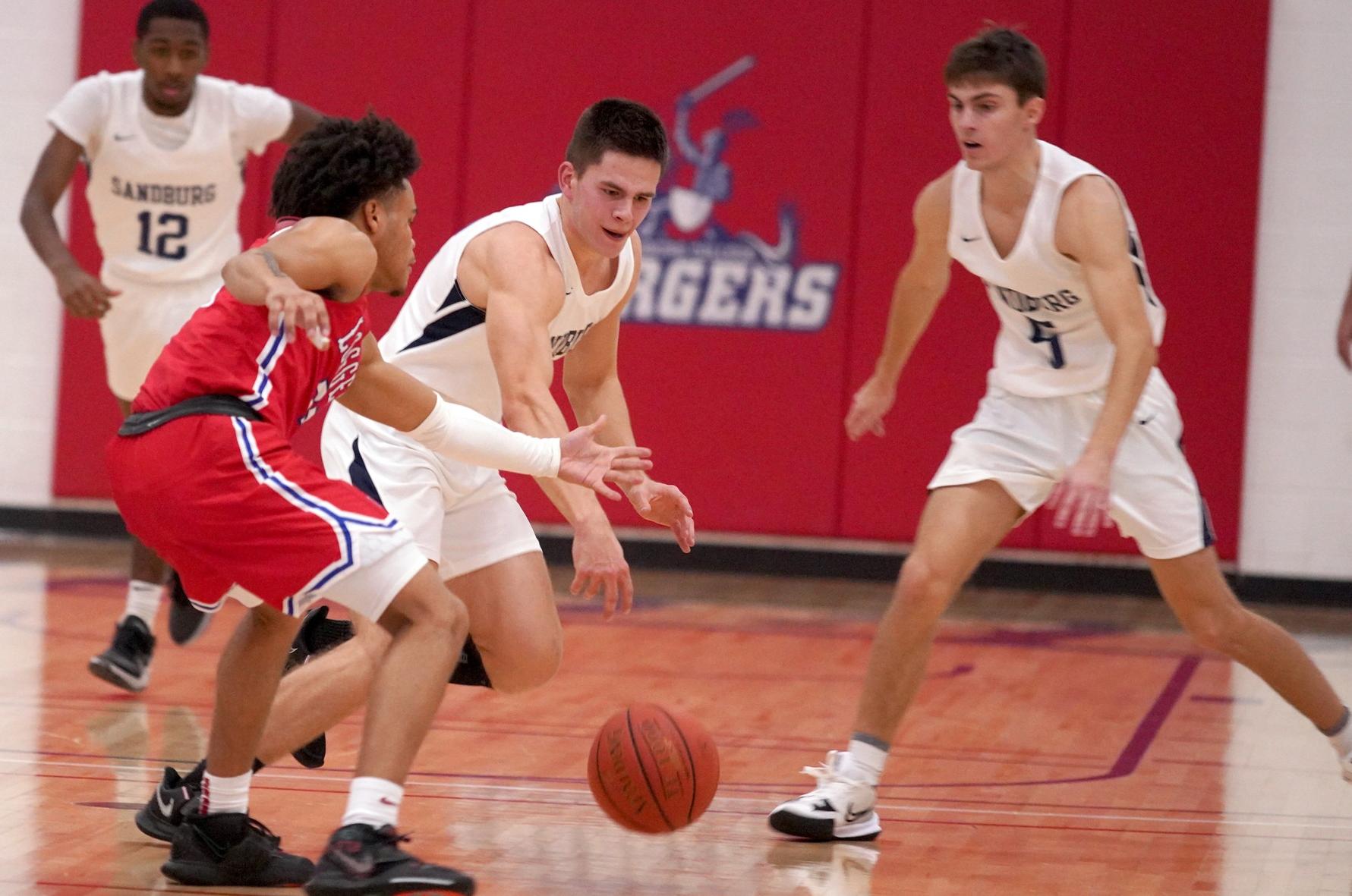 Chargers Stopped on Road Against 7th-Ranked Warriors